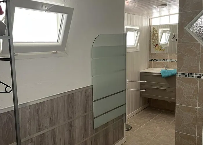 4 Pers Avec Acces Prive Au - Fr-1-822-19 Apartment *